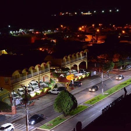 Kanoa Hotel Santo Antônio da Platina Exteriör bild